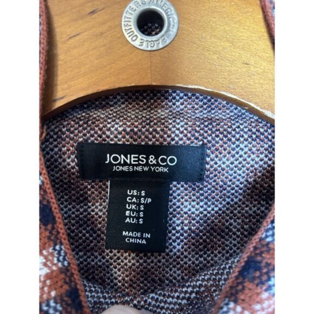 Women's Jones and Co Plaid Red/Blue/White Long Sleeve‎ Buttoned Shirt Size S - Picture 3 of 4